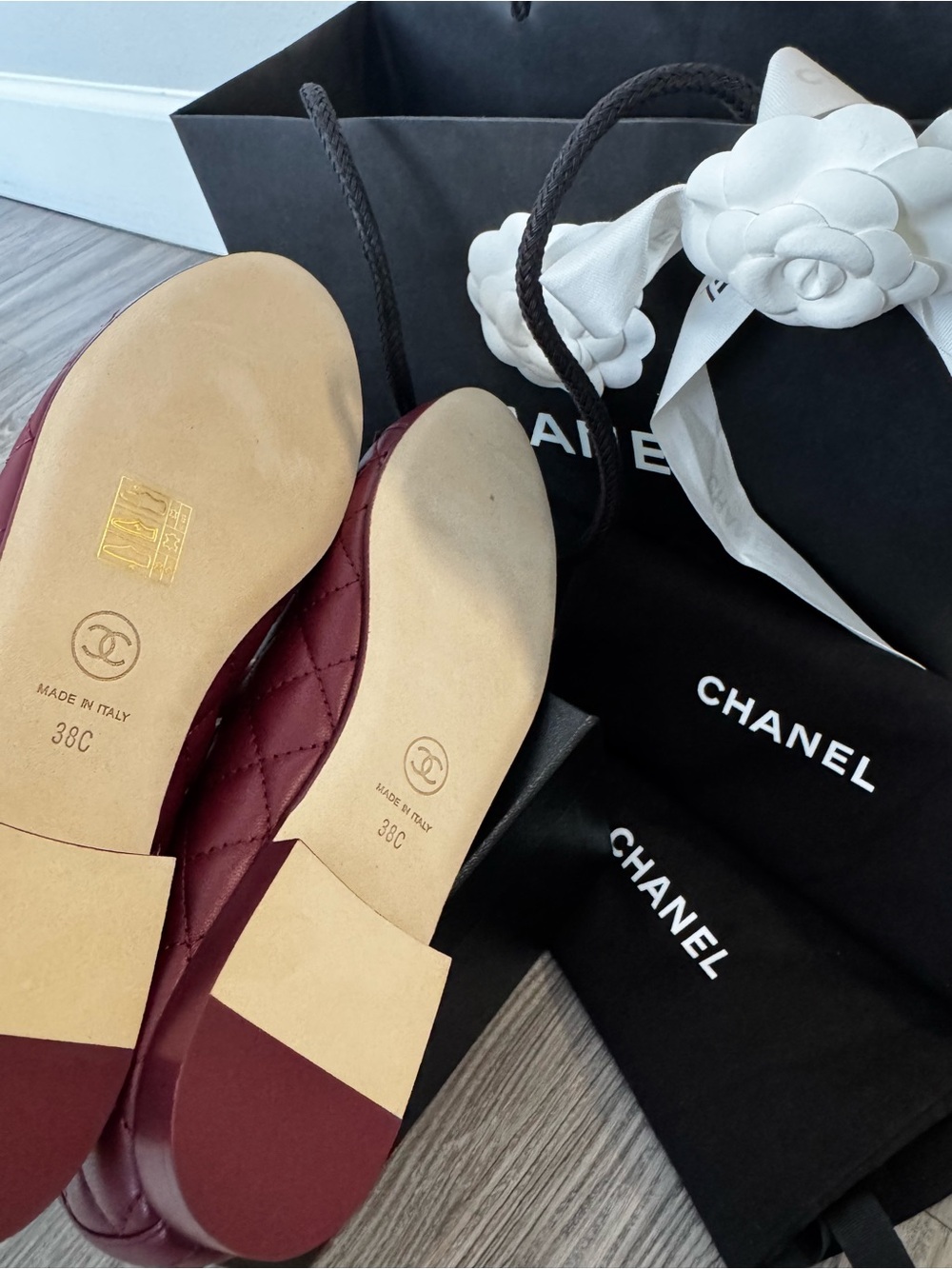 CHANEL Burgundy Quilted Leather Ballet Flats with CC Bow - Picture 3 of 4
